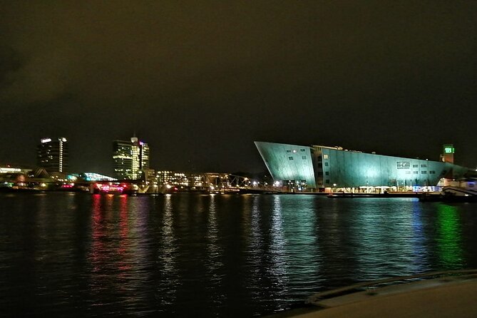 Amsterdam The Bulldog Boat Smoke Friendly Cruise + 2 drinks - Cold evenings, blankets, and the best time to go
