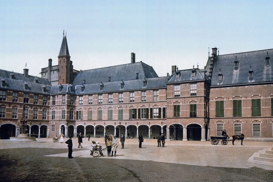 Amsterdam: The Hague, Delft and Rotterdam Private Day Tour - Is $589 per person a fair price?