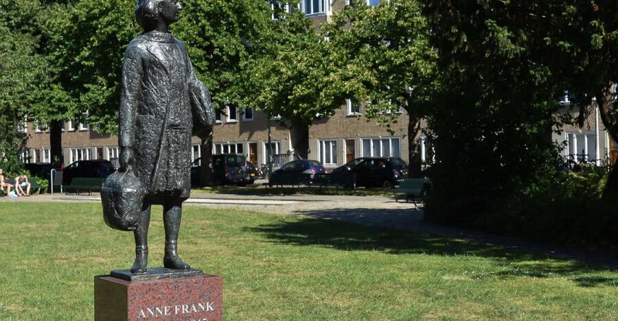Amsterdam: The Life of Anne Frank Walking Tour - Meeting Anne at Merwedeplein 61