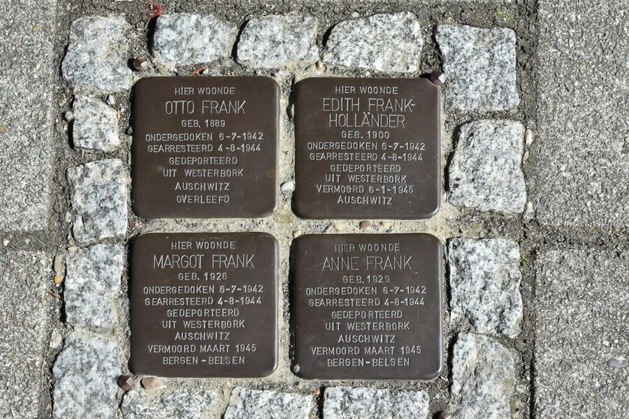 Amsterdam: The Life of Anne Frank Walking Tour - Amsterdam South Beyond the Canal Belt