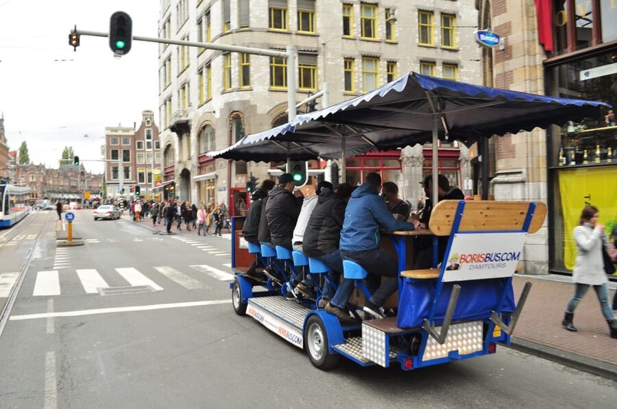 Amsterdam: The Original BUBBLES & BIKE Private Prosecco Tour - Who should book this ride?