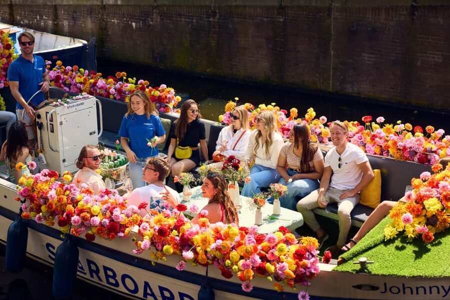 Amsterdam: The Original Flower Boat with Local Guide and Bar - The Skinny Bridge in two quick minutes