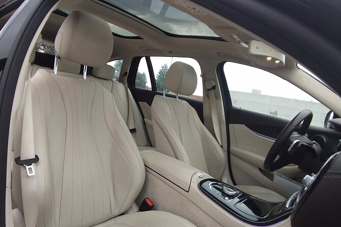 Amsterdam to Amsterdam Schiphol Airport (AMS) - Departure Private Transfer - Arrival at Amsterdam Schiphol
