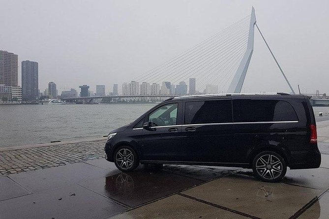 Amsterdam to Schiphol Airport Transfer Comfort & service. - A comfortable Mercedes or executive minivan