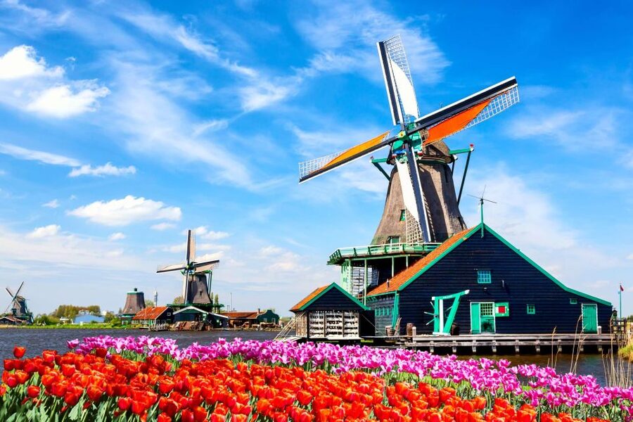 Amsterdam to Zaanse Schans Windmills, Volendam & Edam by Car - Edam shows the quieter side of North Holland