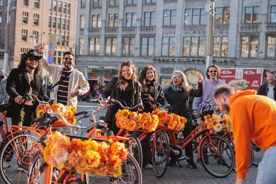 Amsterdam: Top Highlights Guided Bike Tour EN/DE/ES/FR/IT/CN - Leidse Square and Vondelpark