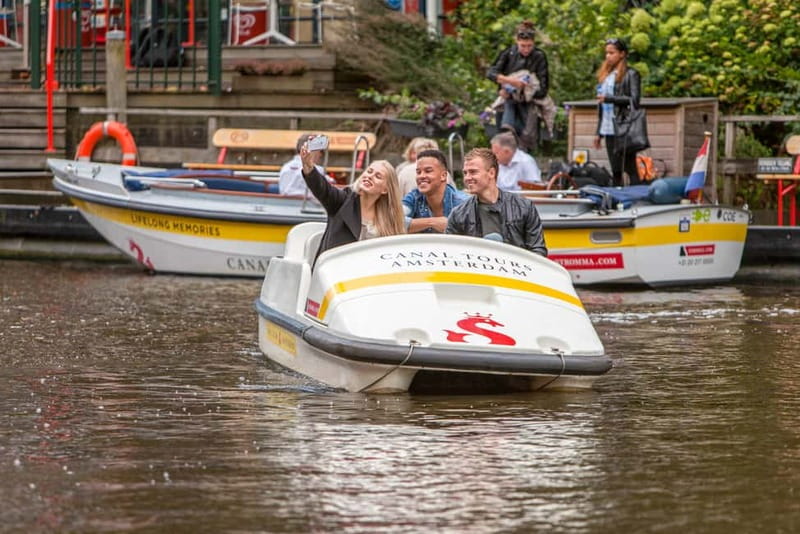 Amsterdam: Unique Pedal Boat Experience in the Canals - One hour or the longer option