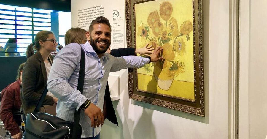 Amsterdam: Van Gogh Museum Masterpieces Tour up to 8 guests - Why a guide helps at the Van Gogh Museum
