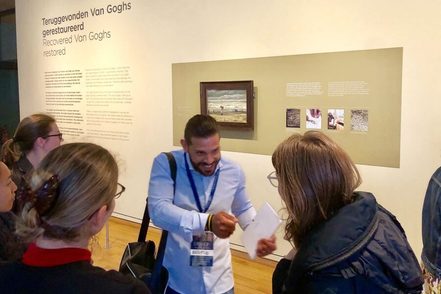 Amsterdam: Van Gogh Museum Masterpieces Tour up to 8 guests - The opening 15 minutes sets the tone