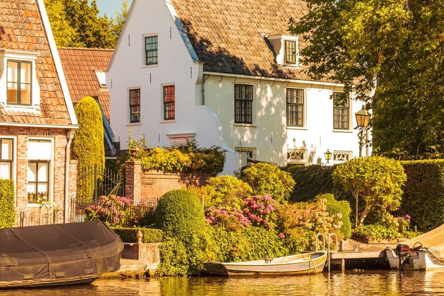 Amsterdam: Vecht River Day Trip with Cruise and High Tea - The open-top boat is the highlight