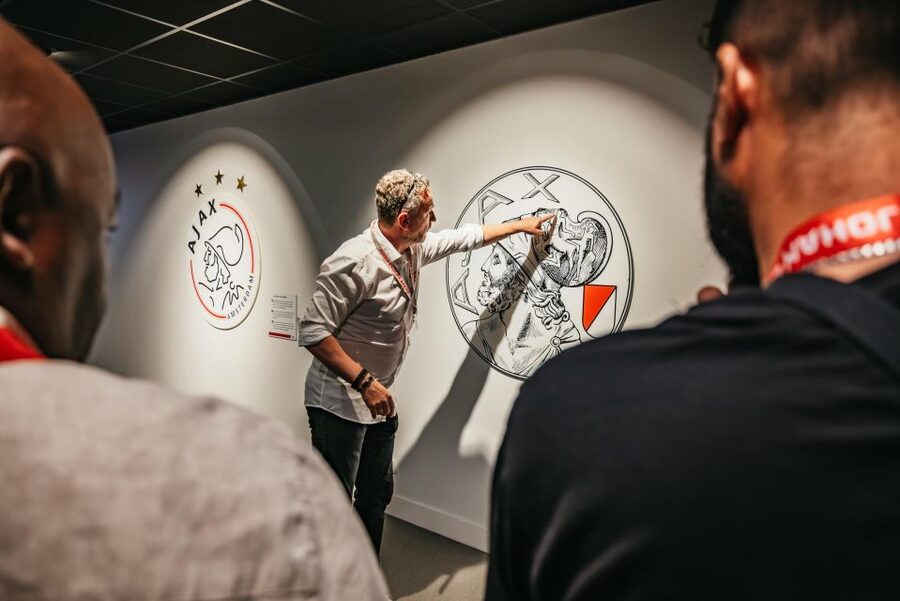 Amsterdam: VIP Johan Cruijff ArenA Tour with Drink and Scarf - Meeting your guide at Main Entrance E