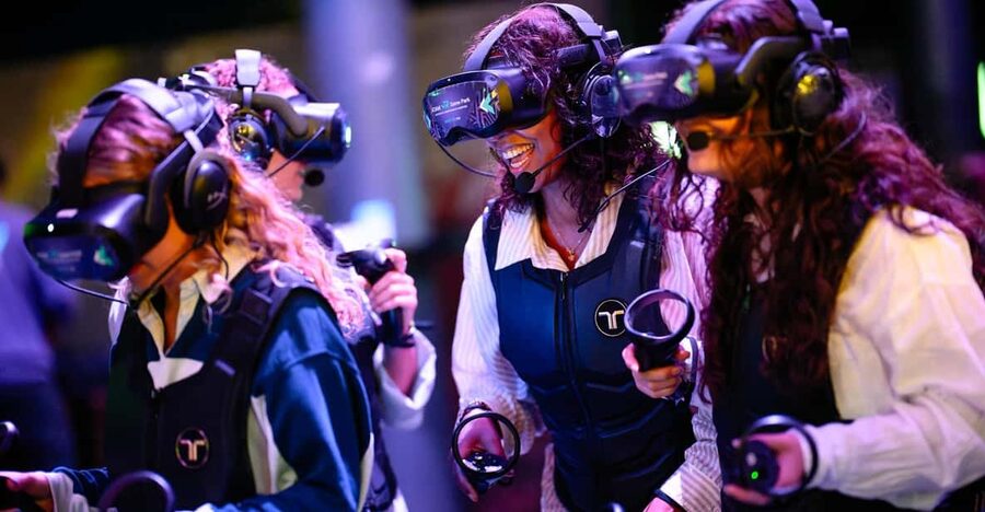 Amsterdam: VR Game Park Free-Roaming Experience - Four things to know before you book
