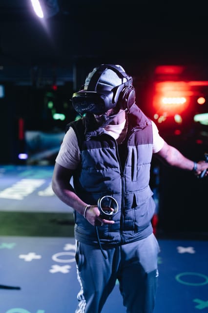 Amsterdam: VR Game Park Free-Roaming Experience - Small-group play and the social side
