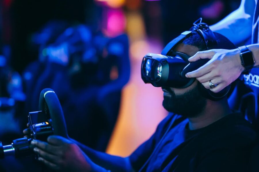 Amsterdam: VR Starter Pack with 6 Tokens - Choosing between shooting games, escape rooms, and races