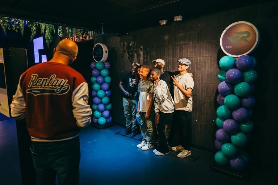 Amsterdam: VR Starter Pack with 6 Tokens - Who should book this Amsterdam VR activity?