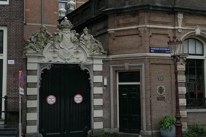 Amsterdam Walking Tour. All about History, Architecture, Traditions & Anecdotes. - Quiet beauty at Begijnhof