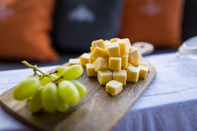 Amsterdam Walking Tour and Cruise with Drinks and Cheese Tasting - Dam Square gathers the big landmarks