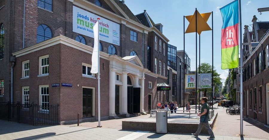 Amsterdam: Walking Tour, Jewish Museum & Synagogue Tickets - Language choices and guide quality