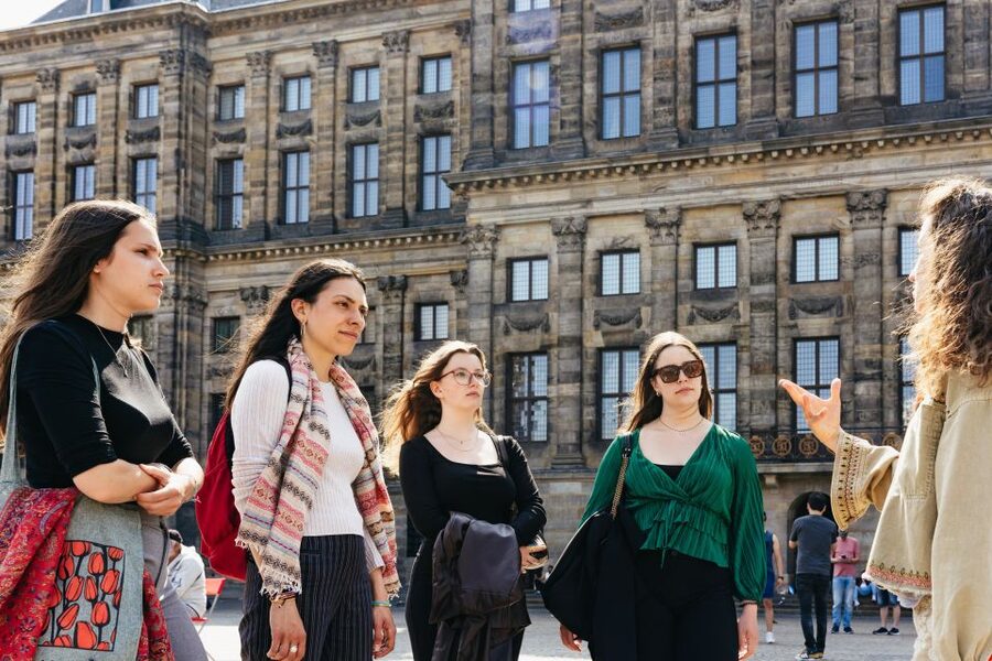Amsterdam: Walking Tour, Jewish Museum & Synagogue Tickets - Anne Frank, Otto Frank, and the road to publication