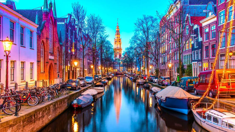 Amsterdam Walking Tour with a Local - A social experience, not a formal history lesson