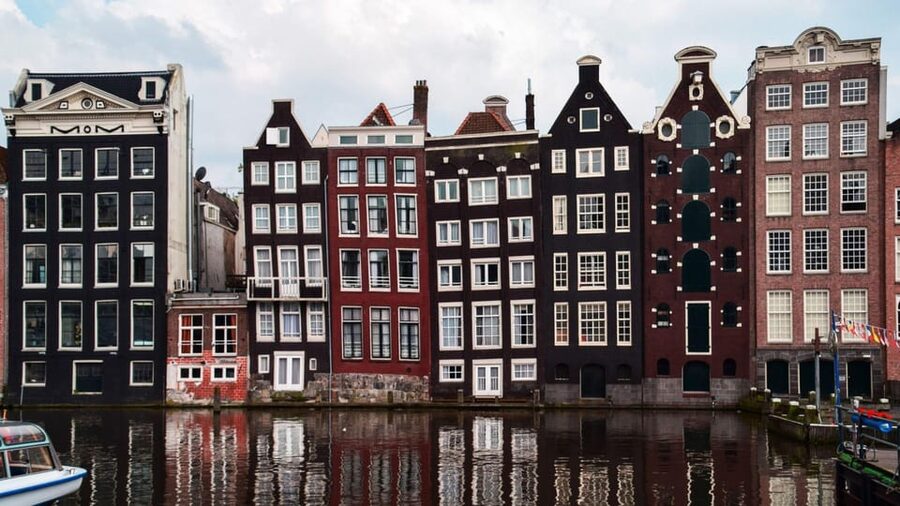 Amsterdam Walking Tour with a Local - Who should book this Amsterdam walking tour?