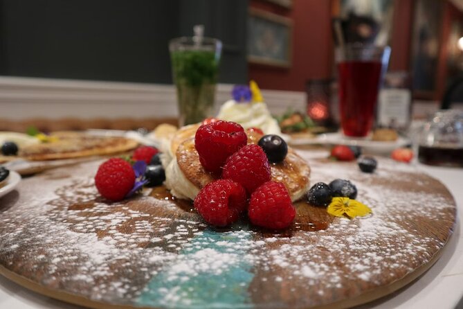 Amsterdam: Walking Tour with Dutch Pancake Lunch - Begijnhof, Dam Square, and the final landmarks