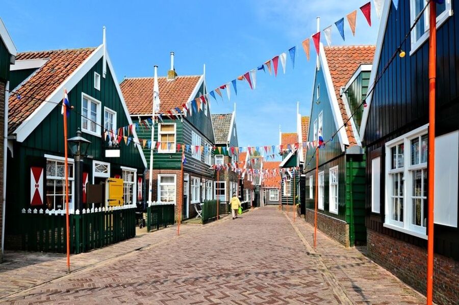 Amsterdam: Windmills, Edam, Volendam and Marken Private Tour - Zaanse Schans: windmills and working Dutch craft