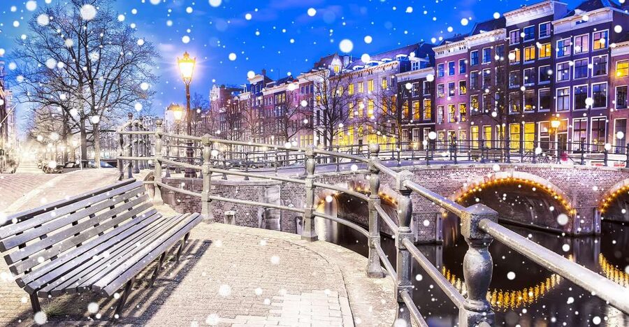 Amsterdam Winter Walking Tour - The Nine Streets, canals, and small-scale Amsterdam
