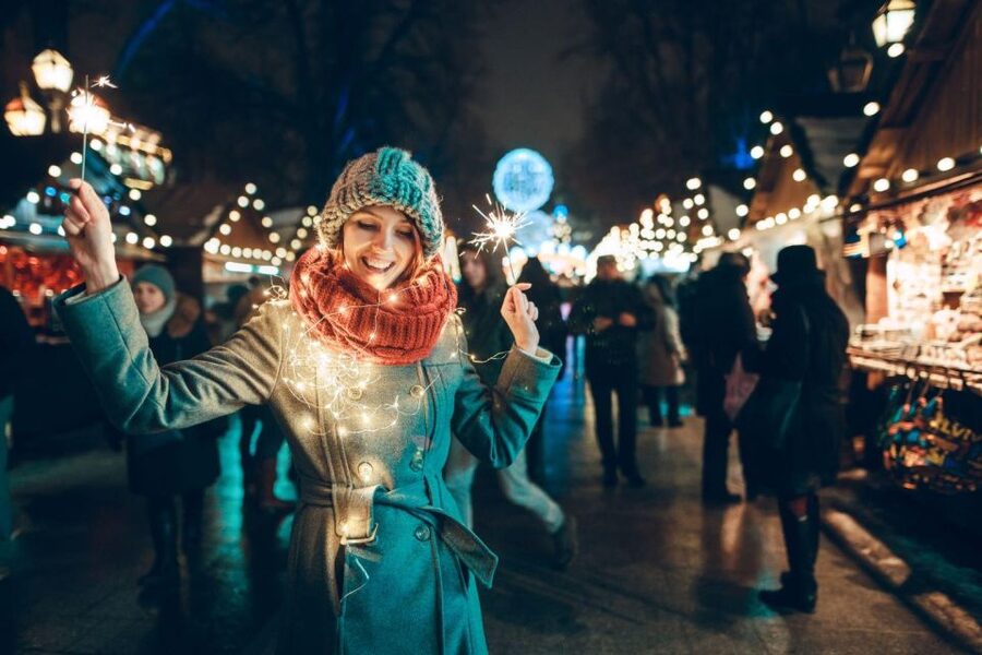 Amsterdam Winter Walking Tour - A Christmas snack that breaks up the walking