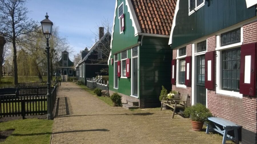 Amsterdam: Zaanse Schans 3-Hour Small Group Tour - Tasting Dutch Cheese at a Local Farm