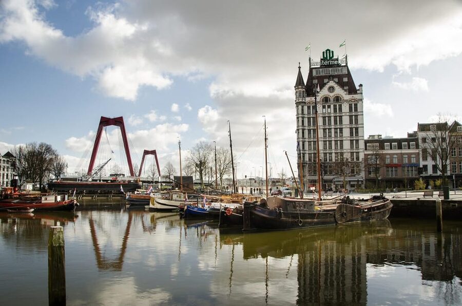 Amsterdam: Zaanse Schans, The Hague & Rotterdam Tour - How the transport and pacing affect the day