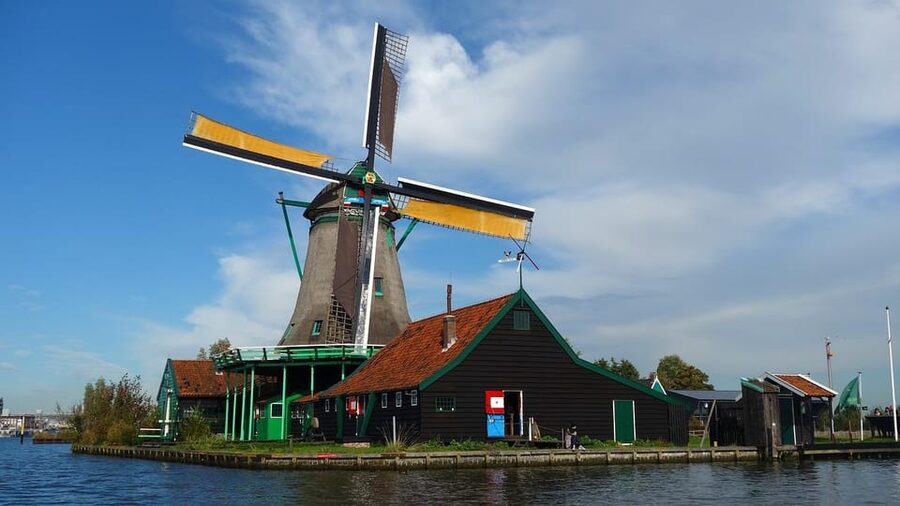 Amsterdam: Zaanse Schans, Windmills & Giethoorn Private Trip - Practical tips for making the day work