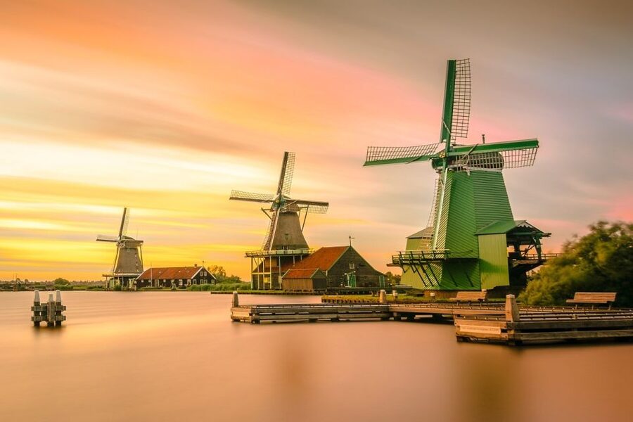 Amsterdam: Zaanse Schans, Windmills & Giethoorn Private Trip - Giethoorn by canal, with three hours to explore