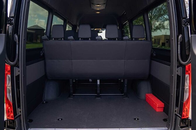 Arrival Private Transfer Amsterdam Airport to Amsterdam City Center by Minibus - Driver communication is a major part of the experience