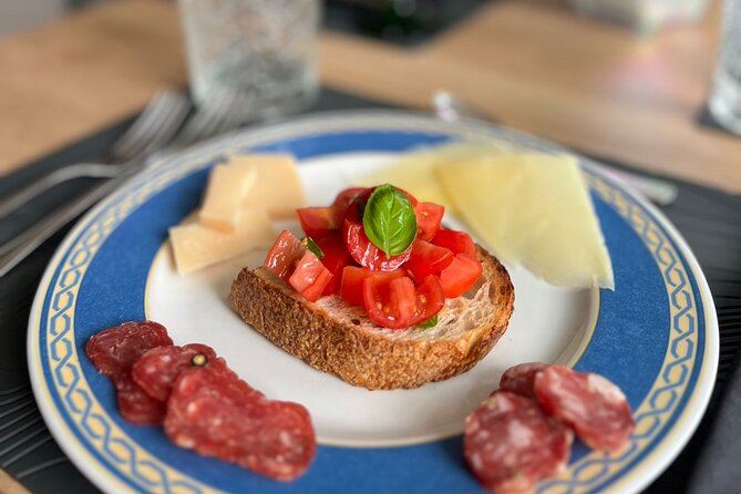 Authentic Italian Dinner in Cozy Canal Home in Amsterdam - Key points at a glance