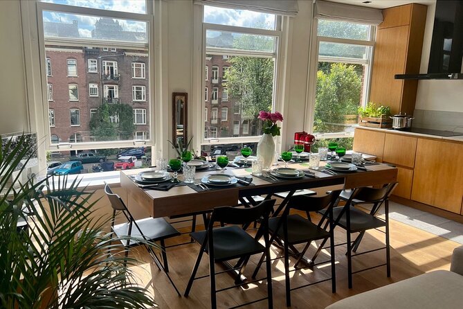 Authentic Italian Dinner in Cozy Canal Home in Amsterdam - Arriving in the Jordaan for a 6:00 p.m. dinner