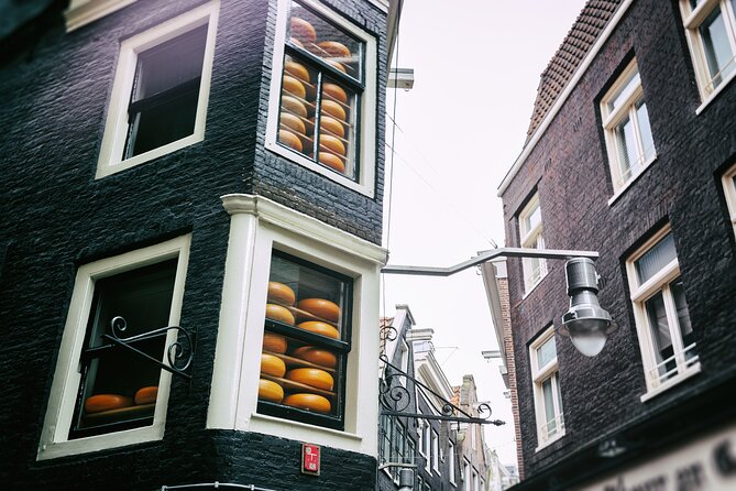 Authentic tour of Amsterdam: Jordaan, Ana Frank and Vondelpark - Passing through Leidseplein’s evening side