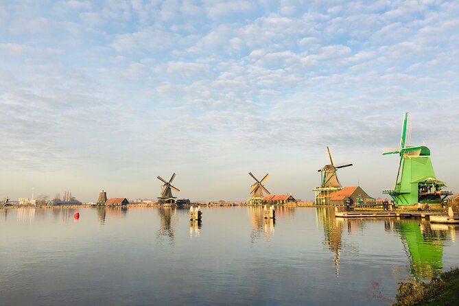 Best of Dutch Countryside: Giethoorn, Windmills, Secret Villages - The guide can change the feel of the day