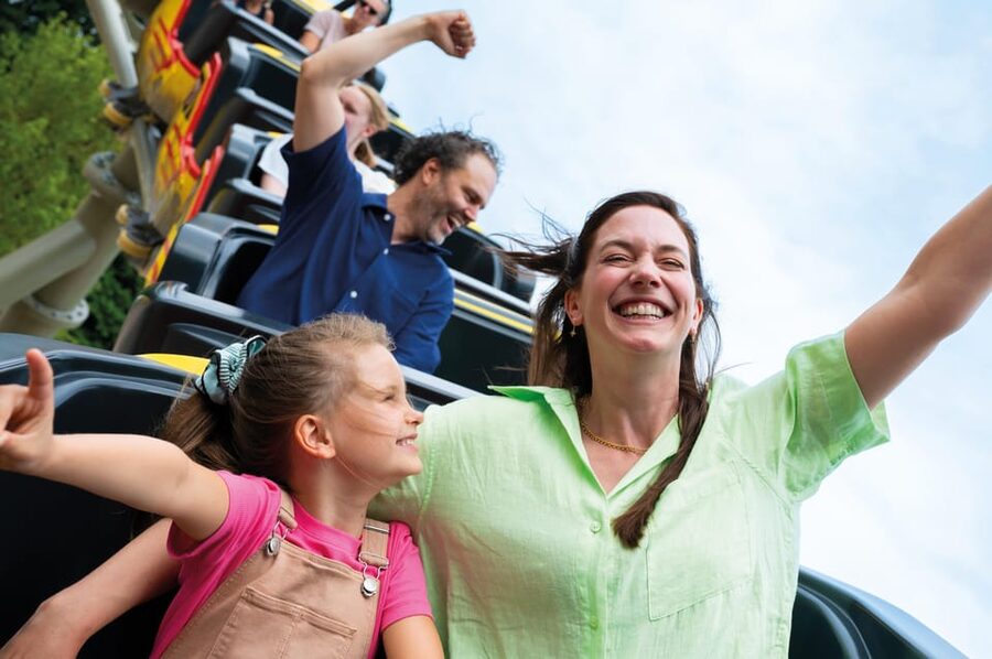Biddinghuizen: Walibi Holland Entry Ticket - Plan around the park’s walking time