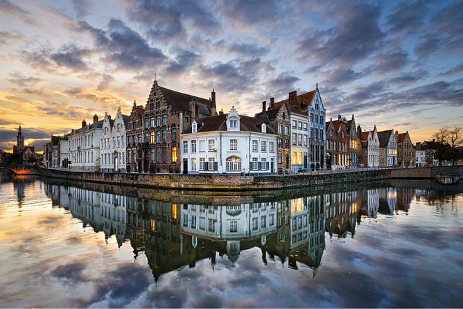 Bruges bus tour from Amsterdam - Bridges, canals, and the best photo stops