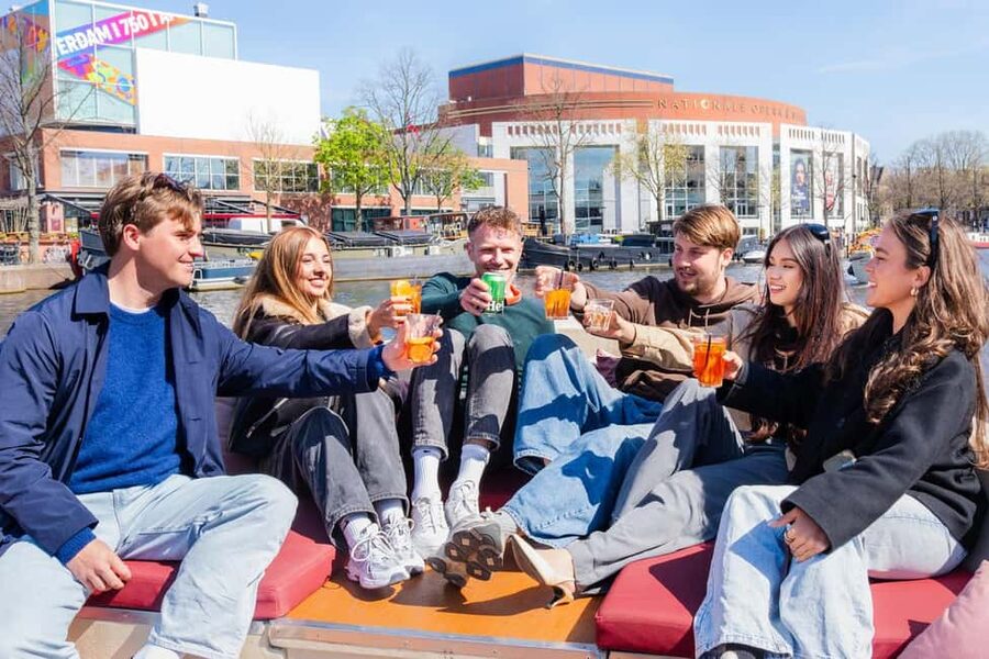 CHEESE AND DRINKS TOUR: A TASTE OF AMSTERDAM ON THE CANALS - Skinny Bridge and the Munttoren