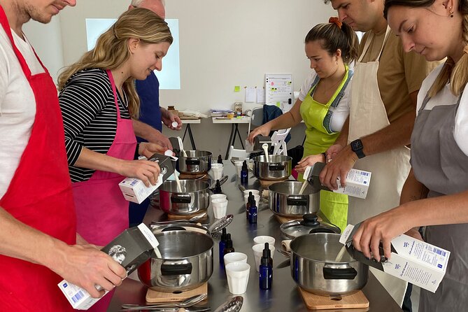 Cheese making workshop next to De Hallen, heart of Amsterdam - Key points at a glance