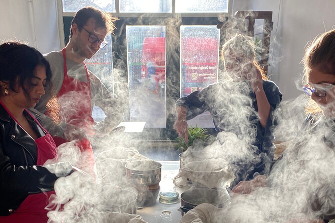 Cheese making workshop next to De Hallen, heart of Amsterdam - Second lesson: acid coagulation and creative flavors