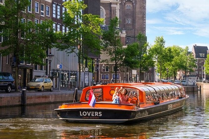 Combo Ticket: Xtracold Icebar Amsterdam and 1-Hour Canal Cruise - What the $44.45 package actually gives you