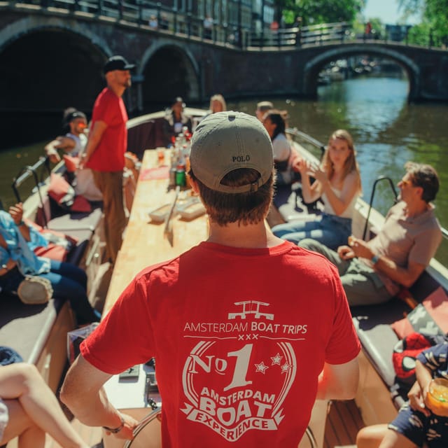 COZY AND FUN CANAL TOUR: A UNIQUE JOURNEY THROUGH AMSTERDAM - What the Electric Boat Adds