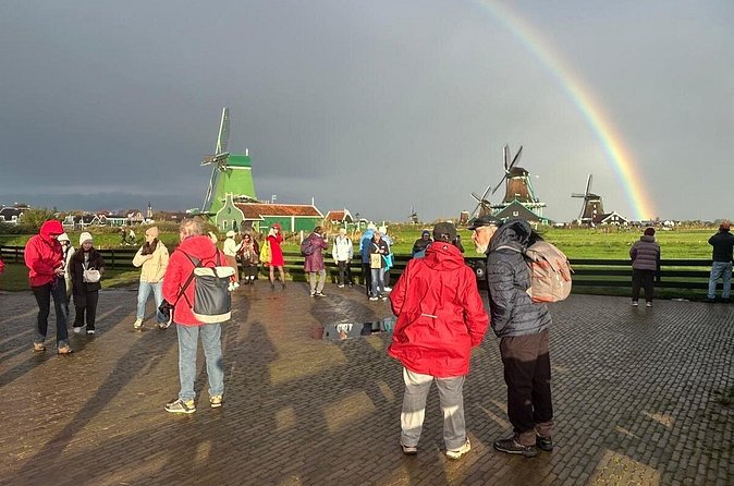 Daytrip Tour from Amsterdam to Zaanse Schans and Giethoorn - What the guide adds to the experience