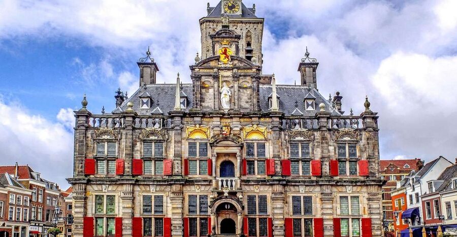 Delft: Guided Walking Tour - The town hall and Delft’s civic center