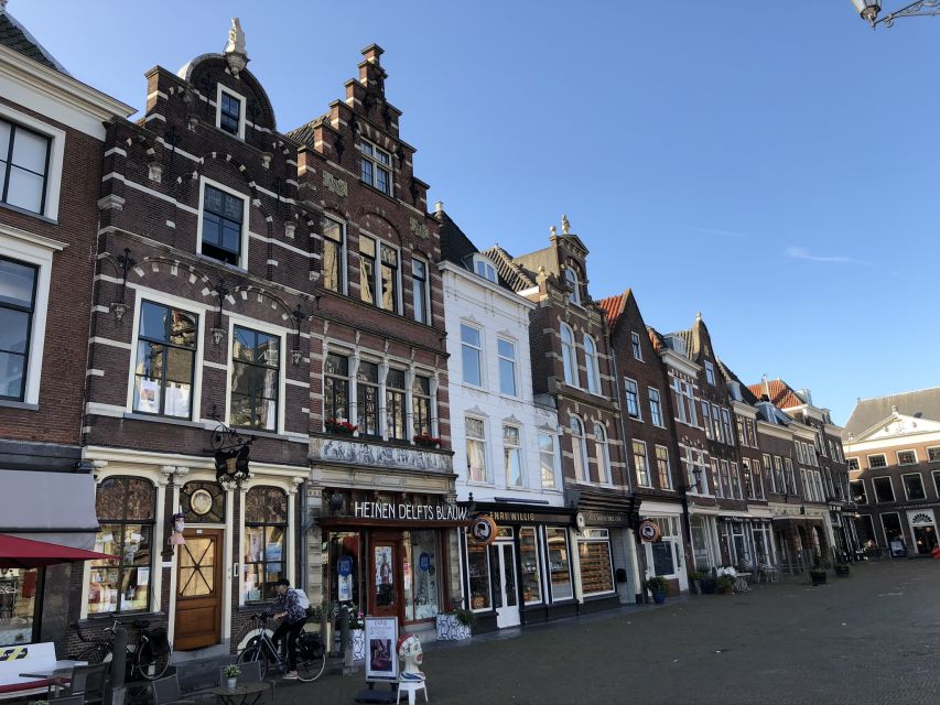 Delft: Private Historical and Cultural Guided Walking Tour - Small alleys and the court of Almonde