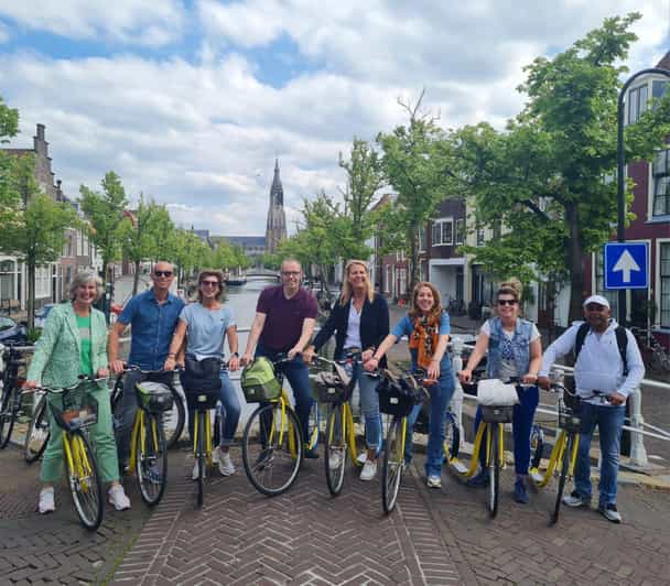 Delft - Step/scootertour in and around the city - Agnetapark and the Marken couple’s social ideal