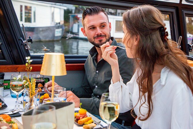 Dinner Canal Cruise Amsterdam: 4-Courses Including Drinks - A dinner that moves through Amsterdam